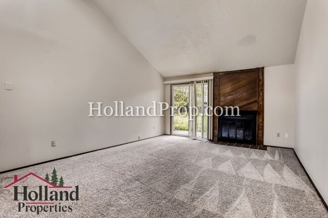 Building Photo - Great Tigard Duplex in Prime Location!