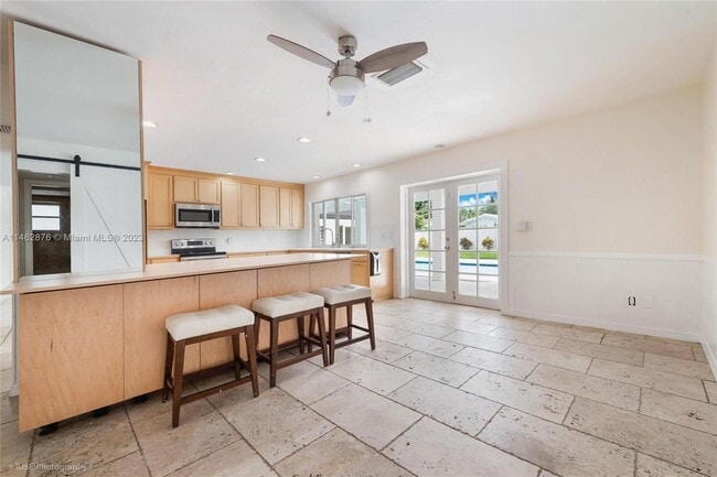Building Photo - 15455 SW 81st Ave