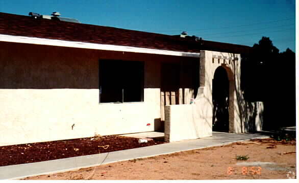 Foto del edificio - 21336 Laguna Rd