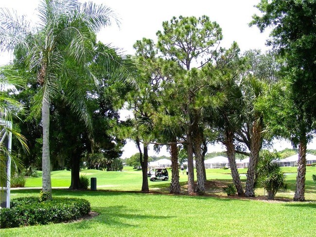 Foto del edificio - 1620 SW Monarch Club Dr