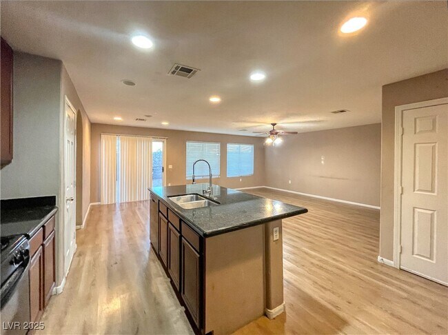 Foto del edificio - 721 E Caballo Hills Ave