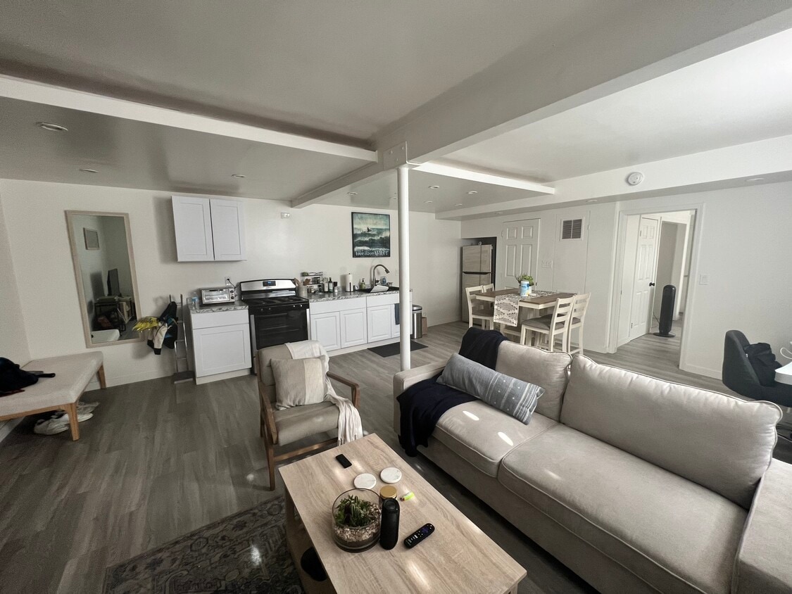 3316 Vista Dr Unit B, Manhattan Beach, CA 90266 Apartments in