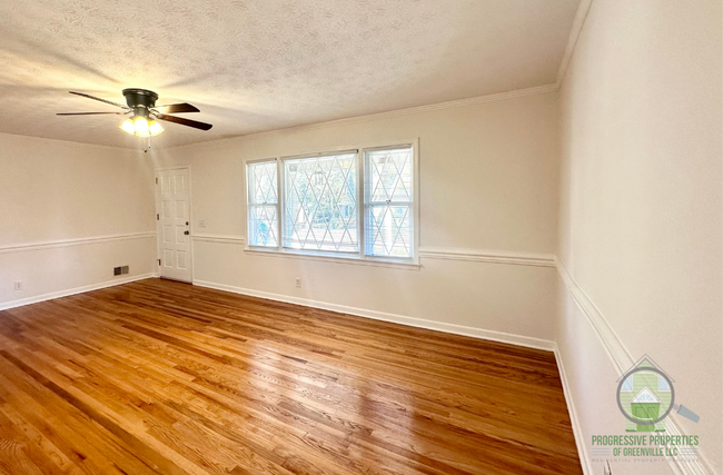 Building Photo - 1 Latham Dr