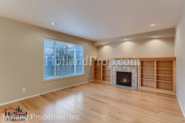 Building Photo - 3 br, 2.5 bath House - 572 NE 60th Ave