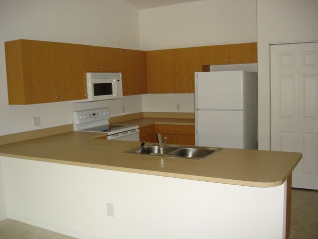 Building Photo - 1005 Country Club Blvd