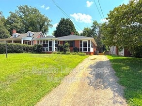 Building Photo - 1945 Woodcrest Ave