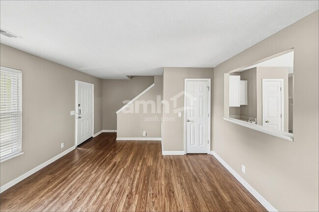 Foto del edificio - 2990 Buckner Ln