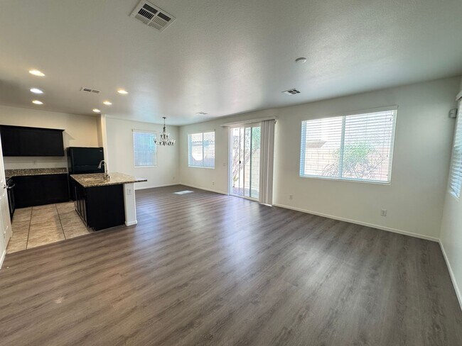 Foto del edificio - 6208 Yankee Spring St