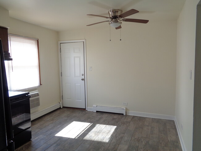 Foto del edificio - 7323 W 79th St