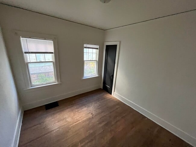 Building Photo - 2011-13 Pierce St