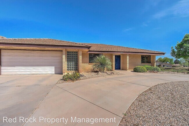 Building Photo - 3 br, 2 bath House - 1385 W Bloomington Dr...