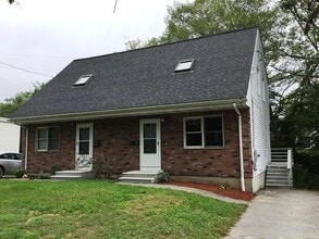 Building Photo - 26 Crane St Building Photo - 26 Crane St