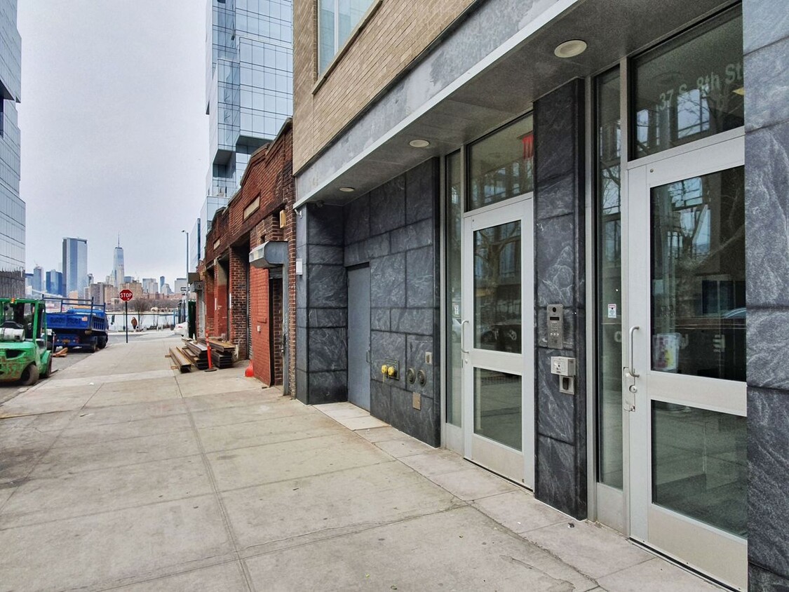 Building Photo - 37 S 8th St