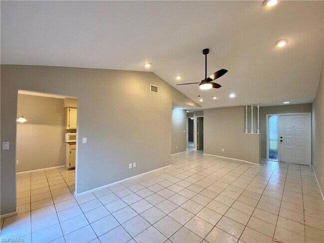 Foto del edificio - 13128 Langton Ct