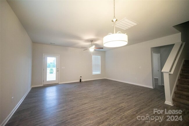 Foto del edificio - 8221 McCormick St
