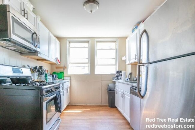 Building Photo - 3 bedroom in Boston MA 02128