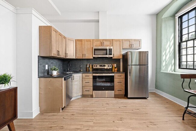 Building Photo - 201 Leverington Ave