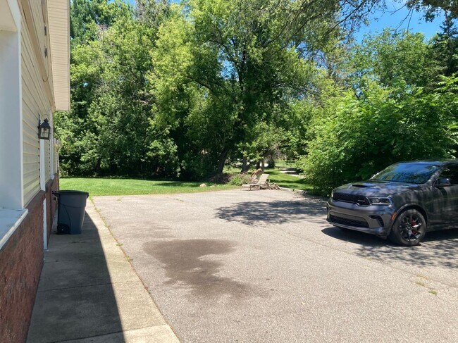 Building Photo - 11231 29 Mile Rd