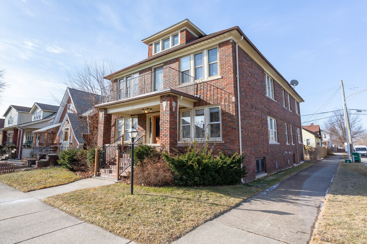 Primary Photo - 1447 Maryland St