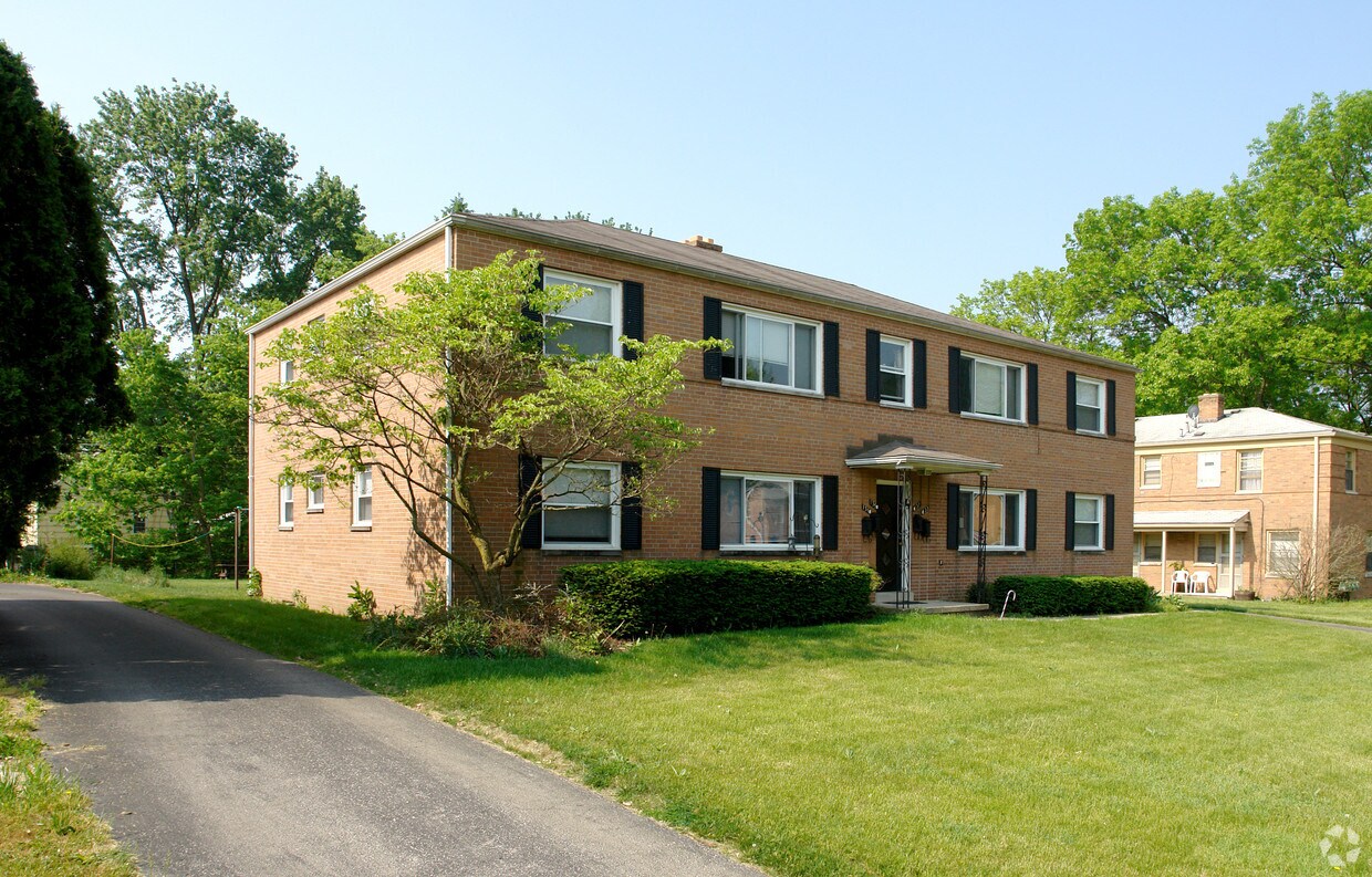 Primary Photo - 131-137 Highfield Dr