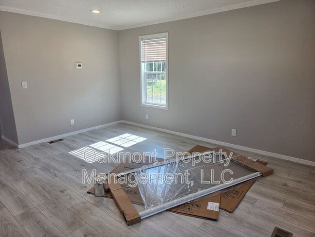 Building Photo - 212 Rosewood Ave