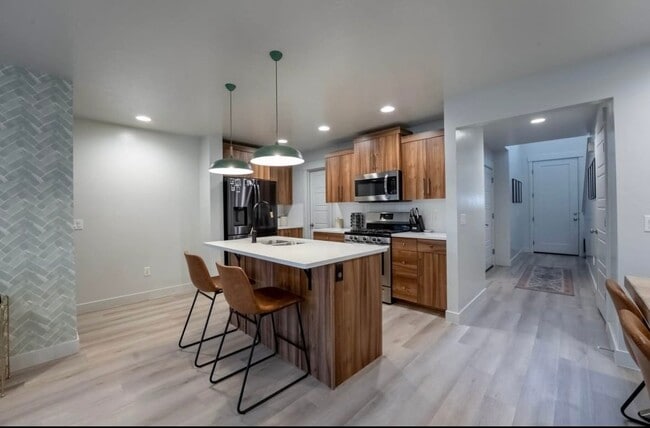 Building Photo - 6020 Ersa Ln