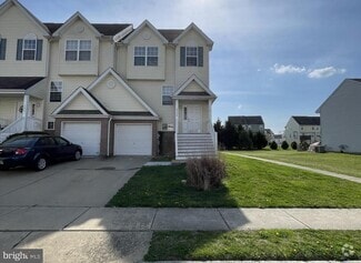 Building Photo - 338 Northdown Dr