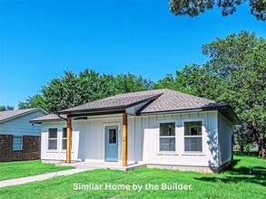 Building Photo - 423 N Tenbrook Ave