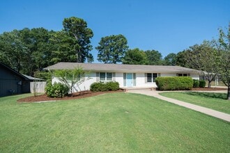 Building Photo - 29 Water Oak Dr