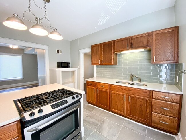 Foto del edificio - 722 Grand Ave