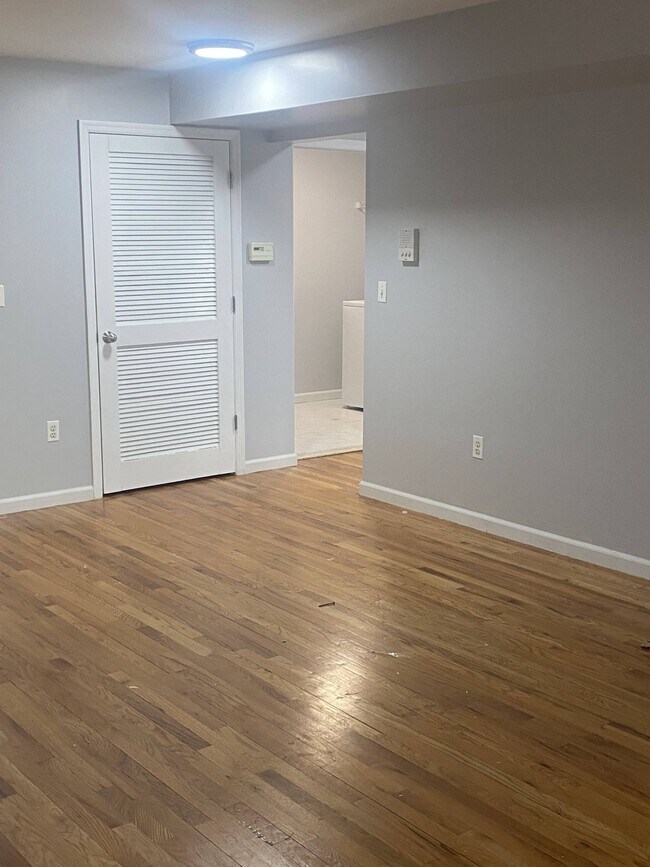 Foto del edificio - 62 Anderson Ave