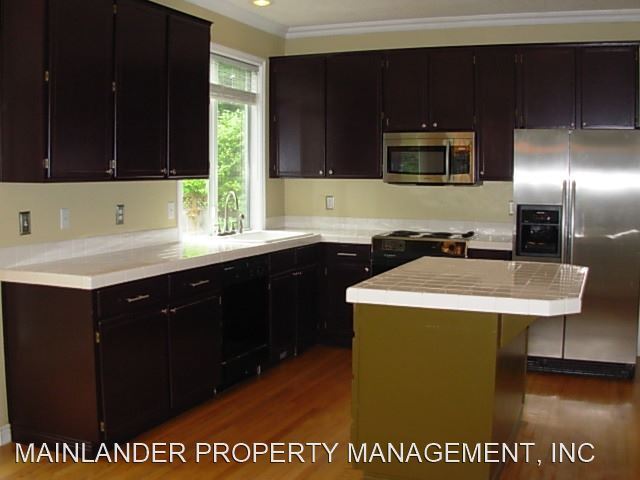 Building Photo - 4 br, 2.5 bath House - 4695 BLACK FOREST CT