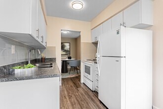 Building Photo - 40 Tuxedo Crt