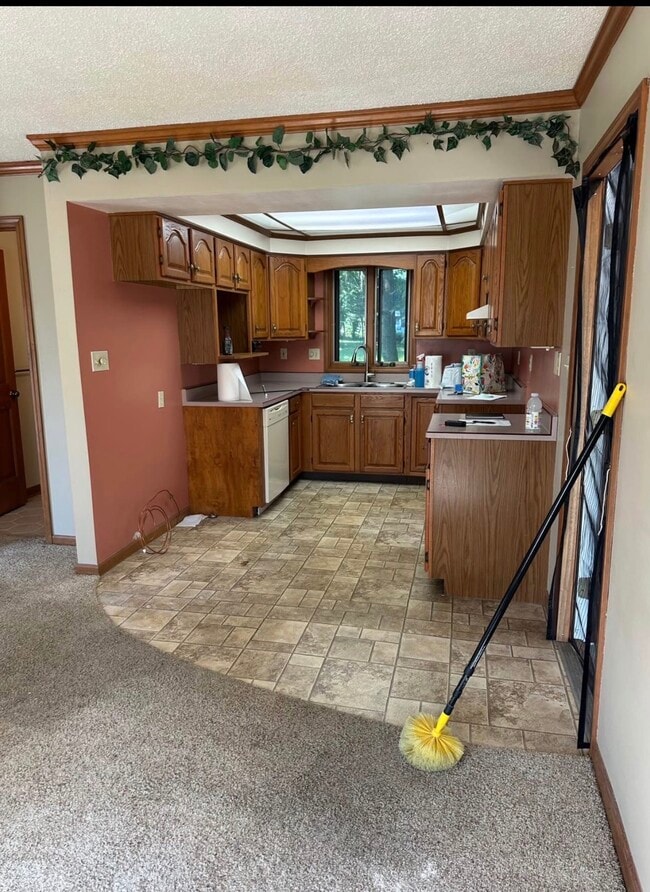 Kitchen - 10929 Lincoln Hwy E