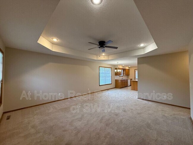 Foto del edificio - 3324 Leawood Ave