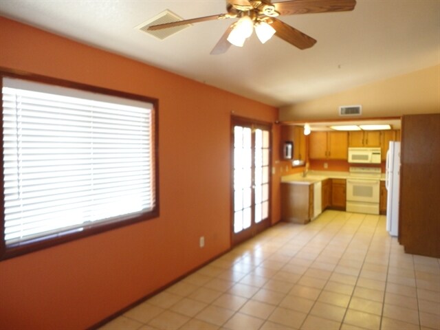 Foto del edificio - 7346 E Greenway St