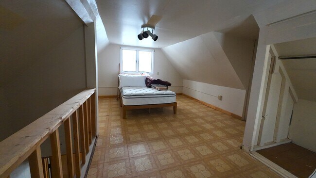 Foto del edificio - 304 W Pine St