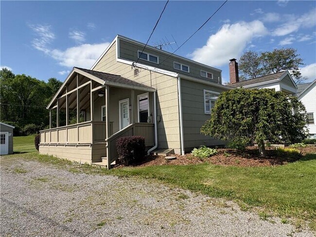 Foto del edificio - 122 Browns Hill Rd