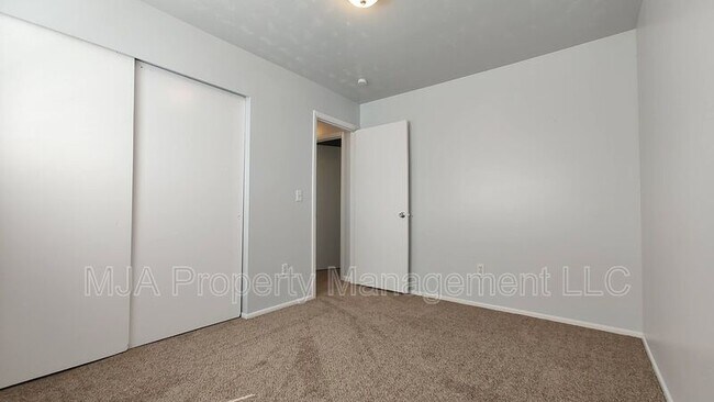 Building Photo - 5305 W 5240 S
