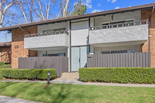 Foto del edificio - 31555 Lindero Canyon Rd