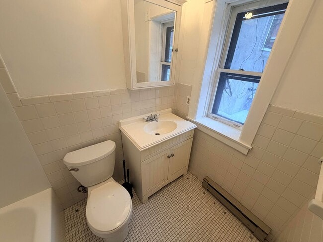 Building Photo - 285.5 Hudson Ave