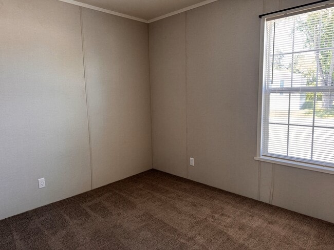 Building Photo - 5201 Chantelle Dr