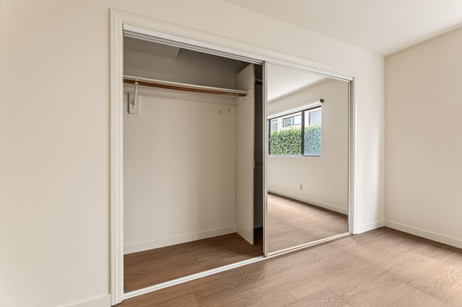 Building Photo - 12011 Rochester Ave