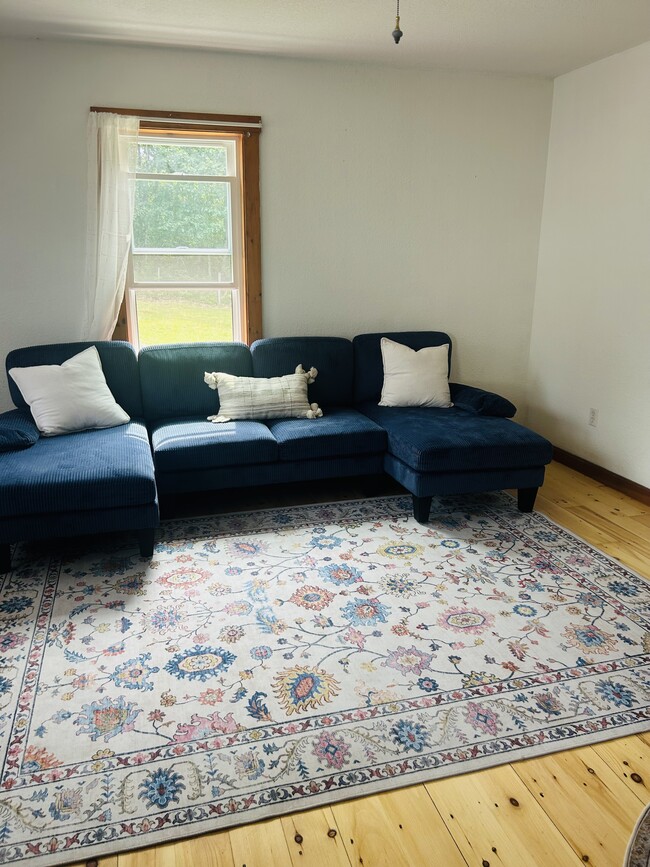 Living room - 22 Ridge Rd