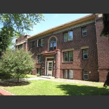 Building Photo - 372 Cleveland Avenue North