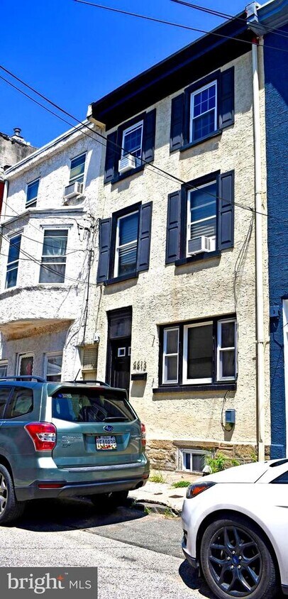 Foto principal - 4413 Baker St