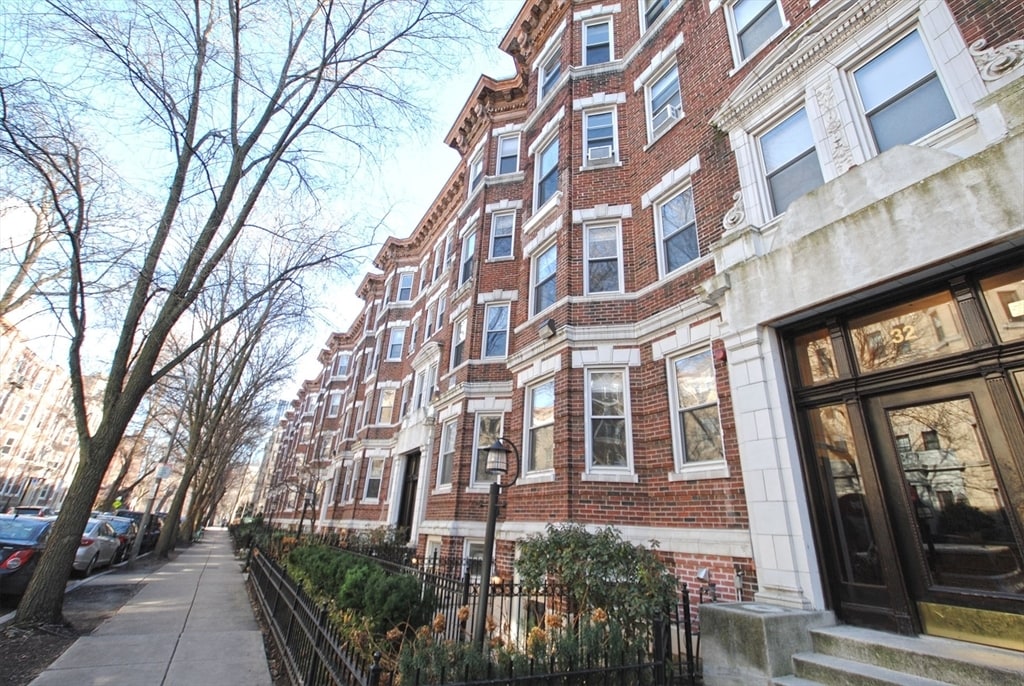 Primary Photo - 32 Queensberry St