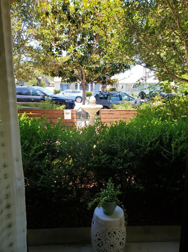 Building Photo - Elegant Coronado Village Home