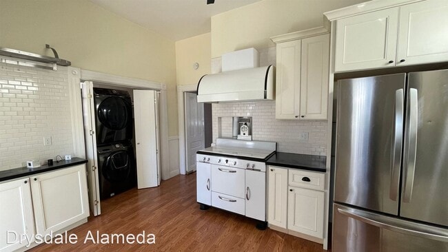 Building Photo - 3 br, 2 bath House - 2160 Alameda Ave