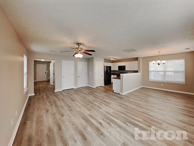 Foto del edificio - 705 Griggs Pl